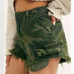 We The Free Camo Green Women's Shorts size 8